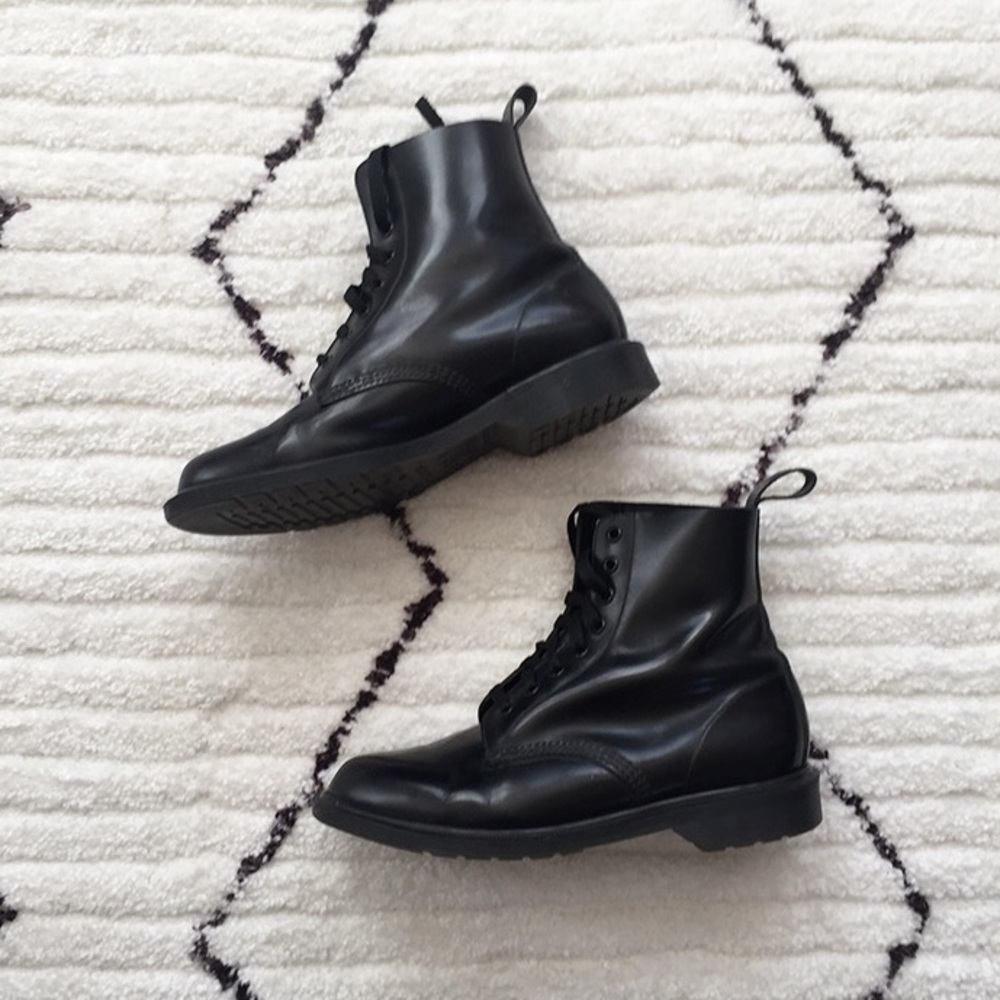 *RARE* Dr. Martens Black Shiny Leather Pascal Sz 9